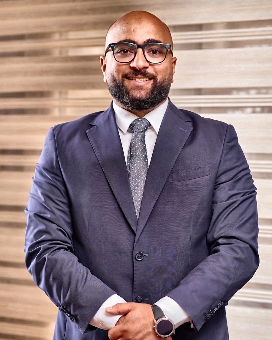 أنور محمود أنور